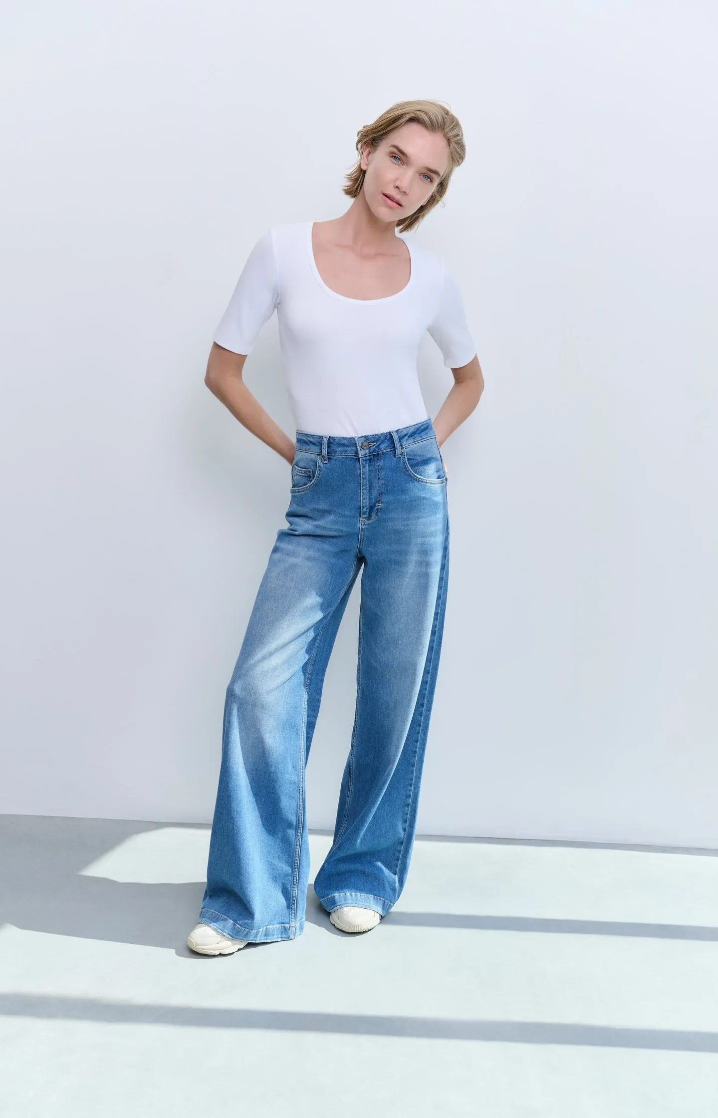 Denim trousers with extra wide legs and high waist - L34