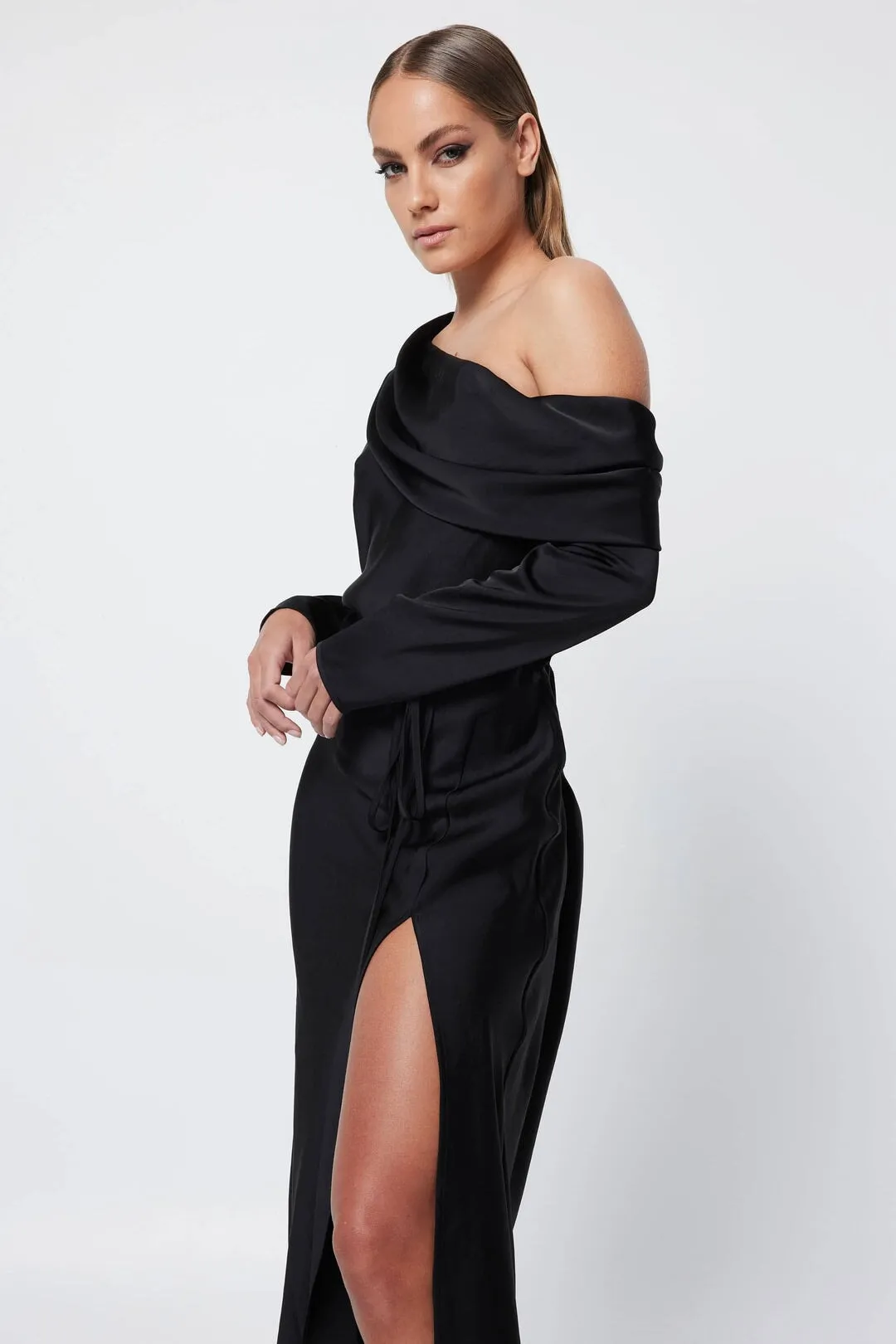 Two Souls Midi Dress Black